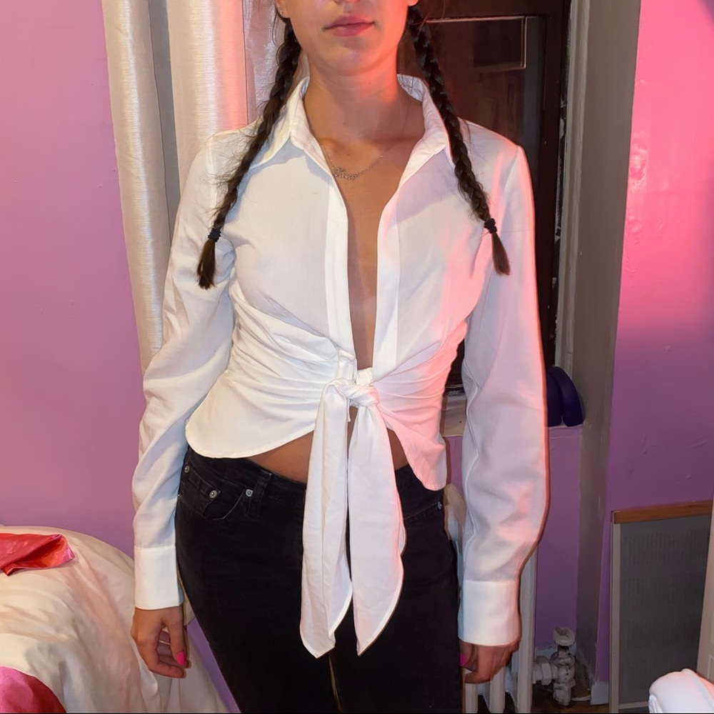 Sexii white tie blouse!